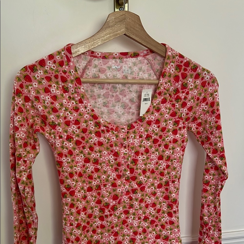 NWT 🍓 Aerie Henley Bodysuit